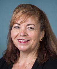 Official portrait of Linda T. Sánchez
